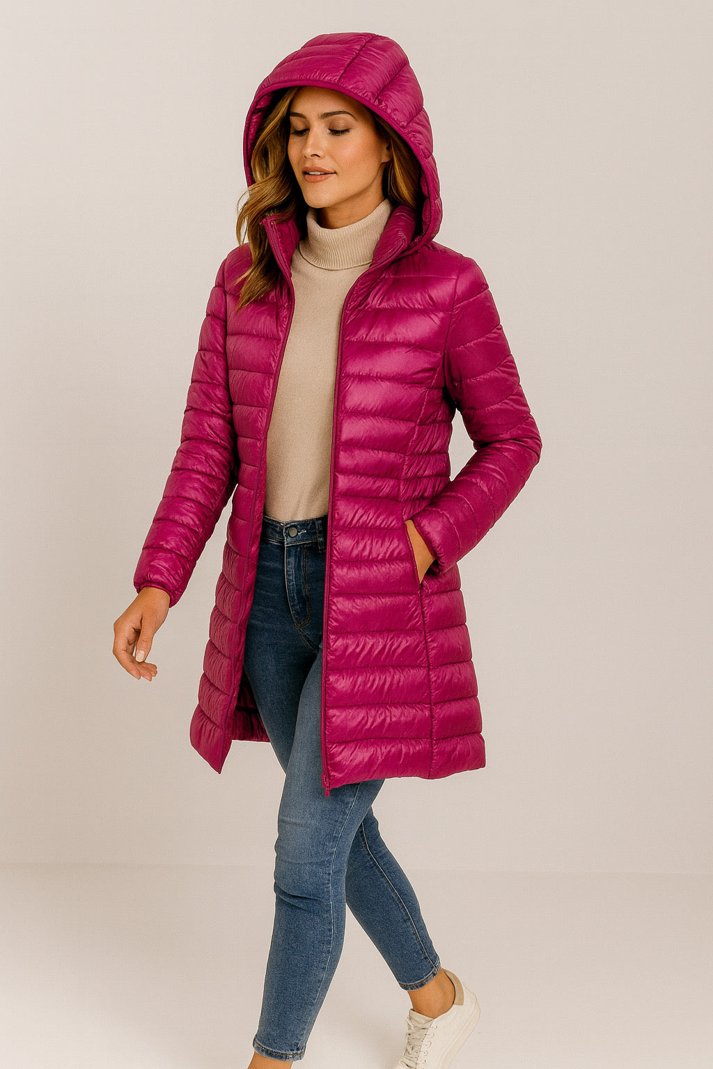 KARMINE | ABRIGO PLUMAS CON CAPUCHA