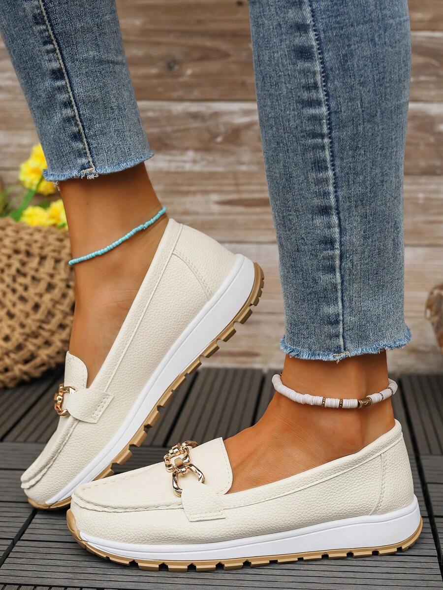 CAMERON | ZAPATO ELEGANTE CON BROCHE DORADO