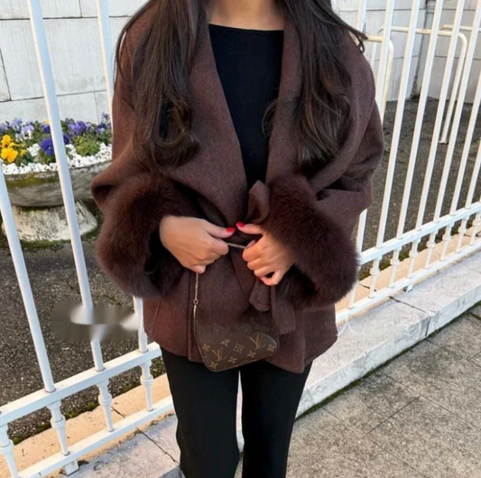 CARMELA| ABRIGO DE LANA CON PUÑOS DE PELUCHE