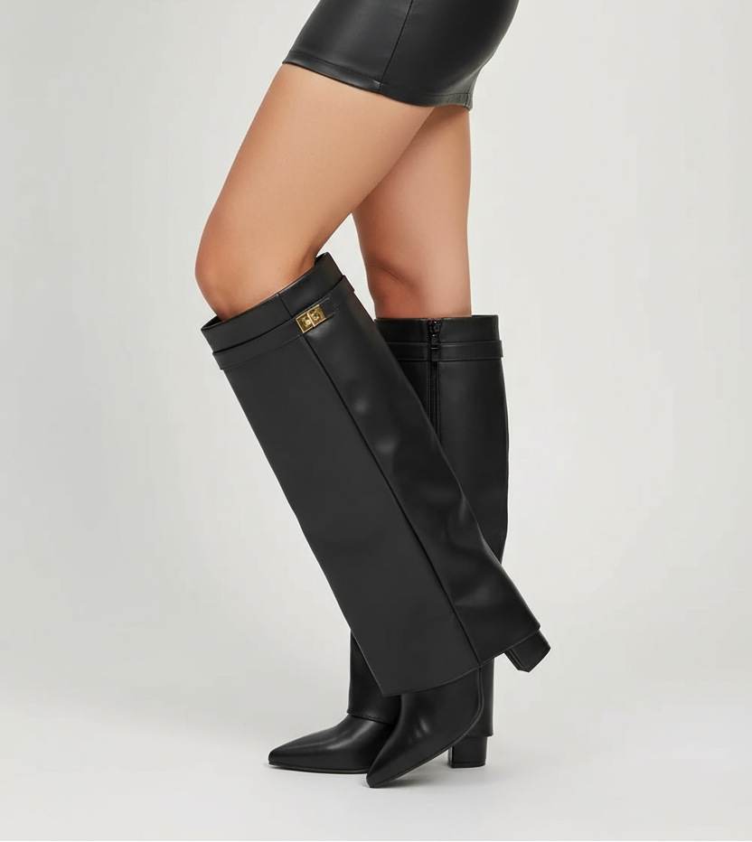 RIDING BLACK | BOTAS EFECTO PANTALÓN CON DETALLE DORADO